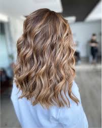 A chi stanno bene i capelli color cioccolato. 70 Nuove Idee 2021 Di Capelli Color Miele E Caramello E Tanti Consigli Utili