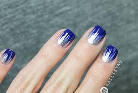 Los tirantes flúor que combinan perfectamente con las rayas azules y blancas la talla disponible de los 8 hasta los 16 años Decoracion De Unas Azul Con Plata Unas Decoradas