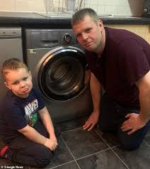 Dec 23, 2016 · short video showing how to open door on modern hotpoint washing machines in emergency Hotpoint Washing Machine Caught Fire While Boy Was In The Kitchen All World Report