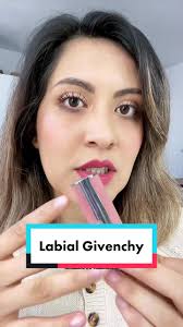 Labial Givenchy Le Rouge tono Sheer Velvet