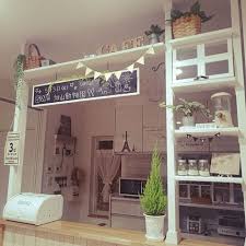 女性で 4ldkの黒板シート 2 4材 白が好き カフェ風インテリア ディアウォール ナチュラルキッチン などについてのインテリア実例を紹介 何飾っていいかわからん t t 黒板ももっとおしゃれにしたい t t とりあえず旭山動物園 笑 この写真は 2016 0