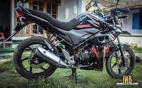 Αλυσιδα γραναζια zx 130 εk σετ. Fairing Honda Cb150r Streetfire 1 Wiro Nyobamoto