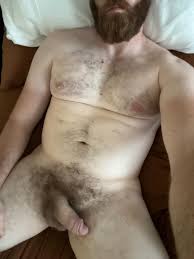 Quem quer deixar esse homem bi de 1,95 m de pau duro?