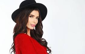 Vezi mai jos aici pe site emisiunea ferma sezonul 4 episodul 39 din 30 aprilie 2019. Video Miss Romania A Revenit In Ferma Vorbeste Lumea Protv