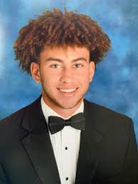 Meet Kylee Salinas! She is a senior who is a Sociology major with a  concentration in Social Work, plus minors in Criminal Justice and Dance!  💃📚 They chose WOU for the perfect