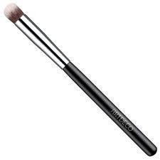Pinsel, die für die verwendung auf den augenlidern entwickelt wurden, sind in verschiedenen formen und größen erhältlich, je nach art des looks, für das sie sich entscheiden. Profi Pinsel Fur Concealer Und Camouflage Artdeco