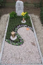 Floristry Gardening Matthias Maas In Rees Grave Design Cemetery Decorations Grave Decorations Gravesite Decorations