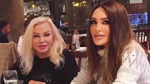 Seren serengil & yasin aydın'ın, cmp müzik etiketiyle yayınlanan kim o sakallı adam isimli tekli çalışması, video klibiyle. Seren Serengil In Annesi Isyan Etti Magazin Haberleri