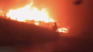 Gilder pilot captures stunning footage of landspout tornado that sent him soaring upward at 200 feet per minute in oklahoma. Feuer Tornado So Erklart Washington Die Feuer Katastrophe Youtube