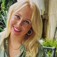 Lorrie Ramos's Instagram, Twitter & Facebook