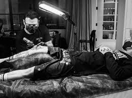 1 day ago · while barker and goldstein were able to escape the crash, the drummer was left with third degree burns that covered 65% of his body, . Travis Barker Adds A Spiderweb Tattoo To His Collection Tattoo Ideas Artists And Models