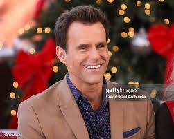 32 Photos & High Res Pictures