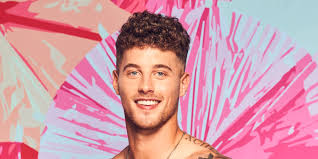 Hearts will be pounding and pulses will be racing as the uk's most talked about tv show gets an australian edition. Love Island Josh Shares New Heartfelt Messages About His Late Sister