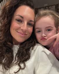 Erin Skaggs's Instagram, Twitter & Facebook