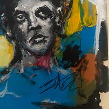 Dentro de nosotros existe algo que no tiene nombre, y eso es lo que  realmente somos, no somos seres de luz, somos oscuridad intentando dejar  entrar la luz por nuestros lados rotos"