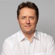 Mein lieber Michele Auch von mir herzliche Glückwünsche zu deinem heutigen  Jubiläum. Ebenfalls herzlichen Dank für stets extrem kompetente und sehr  angenehme Zusammenarbeit. Ich hoffe auch noch auf…