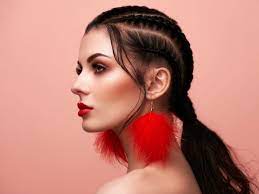 Je passe même les deux tresses par dessus mes autres cheveux et je les attache en petit chignon, ça fait pas pour les filles nulles hein, pour celles qui ne sont juste pas très douées avec leurs dix doigts et leurs cheveux. Tresse Africaine 5 Tutos Coiffure Pour Faire Une Natte Africaine Magazine Avantages