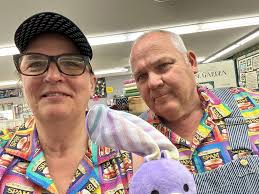 We finished the SE region at The Sewing House Ottumwa Iowa. We 💕💕this  store and the people who work here!! It's an amazing store with amazing  people!!