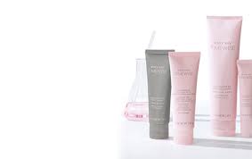 With the timewise® microdermabrasion plus set, you get the same instant polishing benefits of timewise® microdermabrasion refine paired with a powerful timewise® pore minimizer. Products