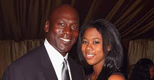 Does giannis antetokounmpo have tattoos? Learn About Nba Star Giannis Antetokounmpo S Personal Life Meet His Gf Mariah Riddlesprigger And Son Liam