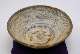 Kintsugi uses lacquer resin mixed with powdered gold, silver, platinum, copper or bronze, resulting into. Kintsugi Wikipedia