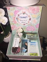 Un bautizo es un acontecimiento alegre que merece celebrarse con bellos regalos de bautizo personalizados. 8 Lunas Pedir Que Sean Tus Madrinas O Padrinos De Forma Original
