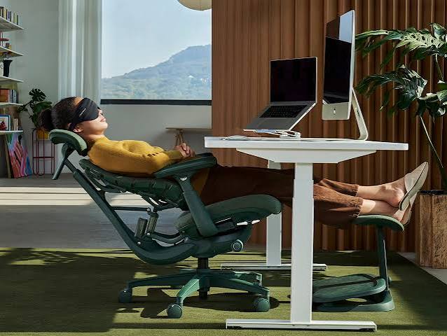 Stop Adjusting Your Office Chair. The LiberNovo Omni Adjusts to You Instead - Yanko Design