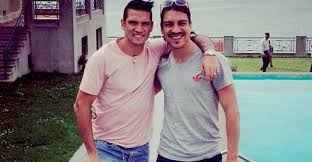 Durante la tarde de este lunes, el ex futbolista mark gonzález fue agredido en la comuna de lo barnechea , quedando con lesiones de diversa consideración. Hermanos Raul Hoffmann Y Mark Gonzalez Dieron Detalles De Su Infancia En Sudafrica Chilevision