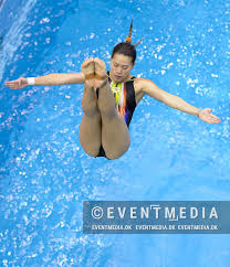 She was a rhythmic gymnast but her talent was spotted by the national coach, yang zhuliang due to her physical build was good for diving. Ng Yan Yee å´ä¸½é¢ Home Facebook