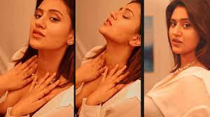 Anjali Aroras latest video in unbuttoned white shirt and black bra goes  viral; troll writes, Waise MMS badhiya tha aapka 