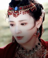 In the Chinese drama “Goodbye My Princess,” Qu Xiaofeng (played by Peng  Xiaoran) is the radiant princess from the grasslands. Her iconic red dress  left a lasting impression