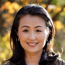 Leadership Toolkit for Asians: The Definitive Resource Guide for Breaking  the Bamboo Ceiling : Hyun, Jane: Amazon.in: Books