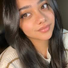 Excuse my baby face but does anyone know what I can do so she can stop  pulling out her hair???? ￼