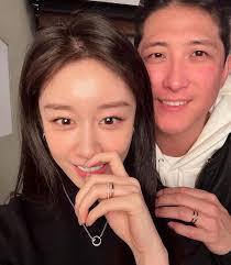 Đường tình lận đận của Jiyeon: Hết nước mắt vì Lee Dong Gun bội bạc đến hôn  nhân tan vỡ với chồng cầu thủ