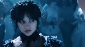 Wednesday: Staffel 1 war für Netflix ein gewaltiger Erfolg, hier ist sie im  kompletten Season-Rückblick