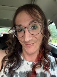 I dyed my hair. 💜💙 I hope you like it. Does anyone know a MONSTER HIGH  character who has purlpe and pink hair?