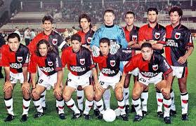 En algún momento se que colón va a ganar un torneo de la máxima categoría, para lograrlo sin dudas hay que formar jugadores, a los equipos que tienen menos presupuesto, equipos como newells, central, colón, unión, talleres. Futbol En America Club Atletico Colon De Santa Fe