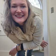 Jennifer Dechant's Instagram, Twitter & Facebook