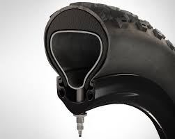 Fat bike tires now come in a variety of styles. Tire Makers Co Develop An Inflatable Bladder System To Prevent Flat Tires Pinkbike