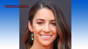 Aly raisman is completely devastated for her former teammate simone biles, who withdrew from the artistic gymnastics team final at the 2021 summer olympics in tokyo. Aly Raisman Bio Age Height Net Worth 2021 Bf Facts C