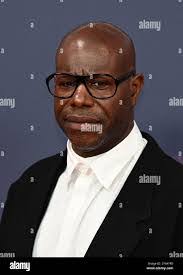 Dexter Mcqueen's Instagram, Twitter & Facebook