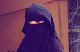 تحتفل الفنانة حلا شيحة بحفل زفافها غدًا الإثنين على الداعية معز مسعود فى أحد الفنادق الكبرى بالقاهرة، حيث يقتصر الحضور على الأهل والمقربين فقط. ÙÙŠ Ø¹ÙŠØ¯ Ù…ÙŠÙ„Ø§Ø¯Ù‡Ø§ Ø±Ø­Ù„Ø© Ø­Ù„Ø§ Ø´ÙŠØ­Ø© Ù…Ù† Ø§Ù„Ù„Ù…Ø¨ÙŠ Ø¥Ù„Ù‰ Ø§Ù„Ù†Ù‚Ø§Ø¨