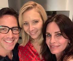 Friends alum lisa kudrow was 'proud, happy, and crying a little' as her son julian murray stern graduated from the university of southern california on sunday. Lisa Kudrow S Son Julian Not A Fan Of Her Work Telangana Today English Dailyhunt