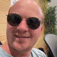 Nicole Bernas's Instagram, Twitter & Facebook