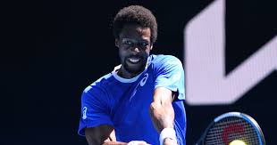 Une épreuve moindre, classée international series , y a également eu lieu de 1996 à 2004, sauf en 2002 où s'est déroulé le masters de tennis masculin. Monfils Earns 500th Match Win At Cincinnati Masters Tennis Majors