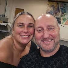 Good morning. This is a real post, I'm not joking. I'm sincerely desperate  and I'm just asking for advices. I work part time b cause of severe major  depression and I have