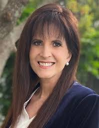 Terri Holcomb's Instagram, Twitter & Facebook