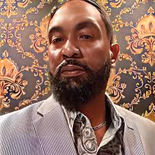 The internet makes fun of #JimJones saying he is more impactful than #Nas