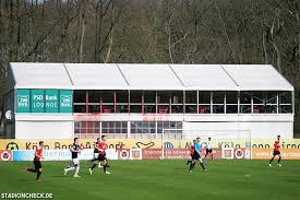Vereine die in diesem stadion spielen. Fotos Sportpark Hohenberg Flughafenstadion Viktoria Koln Stadioncheck De
