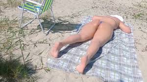 gostosa de fio dental socado - XNXX.COM